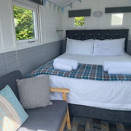 Estuary View - Cosy Shepherds Hut 킹스브리지 외부 사진